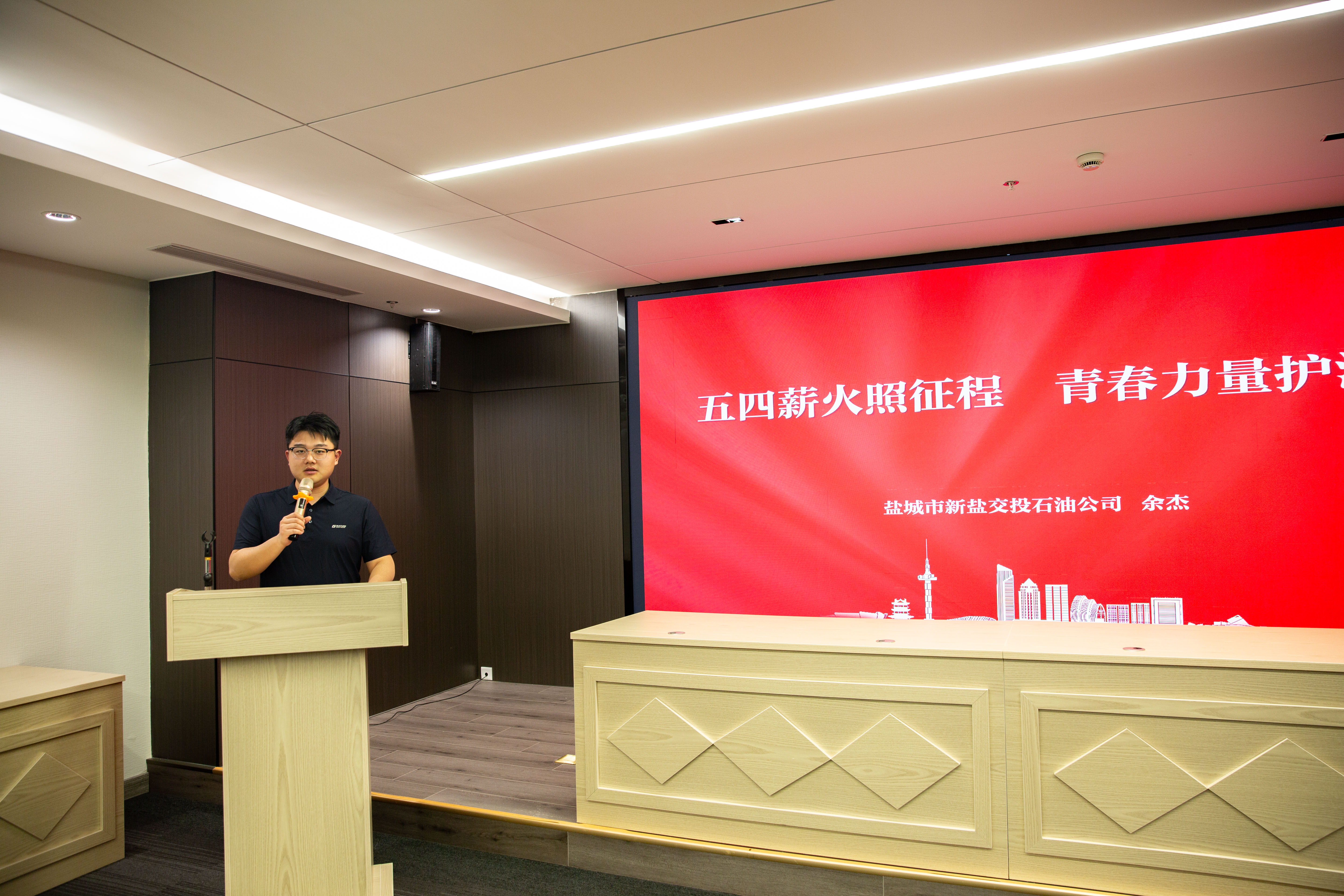 余杰.jpg